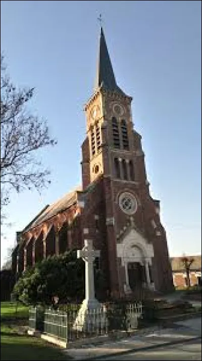 Je vous emmène dans les Hauts-de-France, à Guillemont. Village de l'arrondissement de Péronne, sur le circuit du souvenir, il se situe dans le département ...