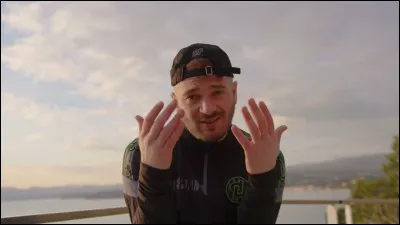 Quelle est la première chanson de Jul ?