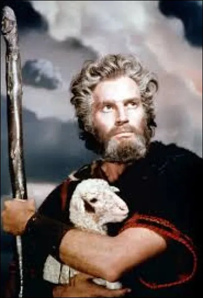 A quel réalisateur doit-on le film "Les Dix Commandements" en 1956 ?