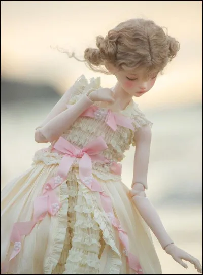 Quelle chanteuse remporte en 1965 le Concours Eurovision de la chanson avec le titre "Poupée de cire, poupée de son", écrite par Gainsbourg ?