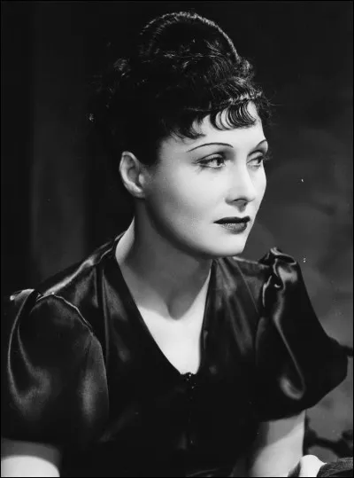 Quelle est l'identité de cette actrice et chanteuse française, dite Arletty ?