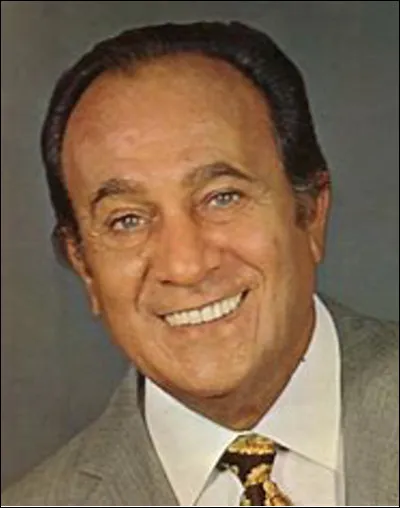 Quelle est l'identité de ce chanteur français d'origine corse, dit Tino Rossi ?