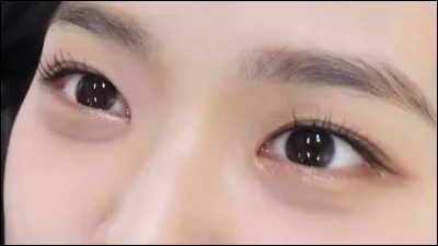 A qui est ce regard ?