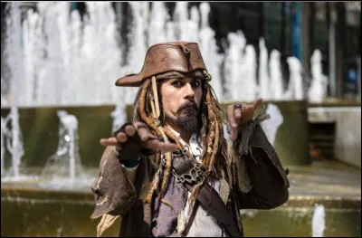 Qui est lami de Jack Sparrow dans la saga "Pirates des Caraïbes" ?