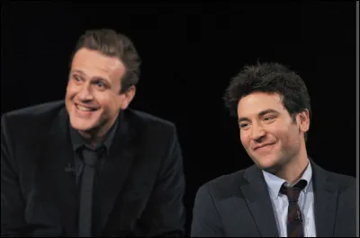 Vrai ou faux ?
Dans la série "How I Met Your Mother", Ted Mosby et Marshall sont colocataires pendant leurs études et sont de très bons amis.