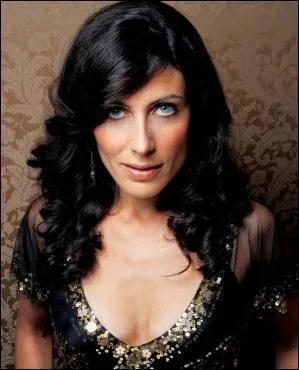 Est la meilleure ennemie du Docteur House :