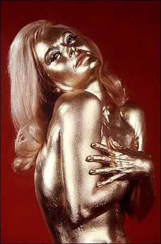 La seconde tait Jill Masterson dans 'Goldfinger' :