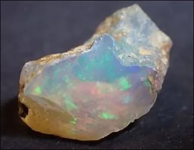 Et cette magnifique pierre, qui est aussi un prénom, c'est...