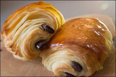 Qui chante "Le Petit Pain au chocolat" ?