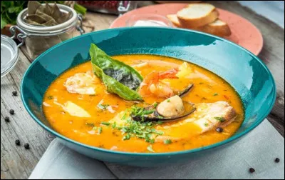 Fernandel chante 
Pour faire une bonne .....
Il faut se lever de bon matin
Préparer le pastis et l'eau fraiche
Raconter des blagues avec les mains