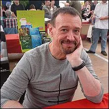 Francis Berthelot est un crivain franais. Quel est son domaine littraire ?