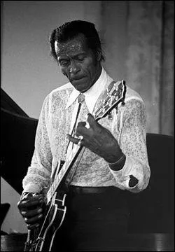 Chuck Berry. Un des crateurs du Rock and Roll. Retrouvez son titre le plus connus parmi les trois proposs ?
