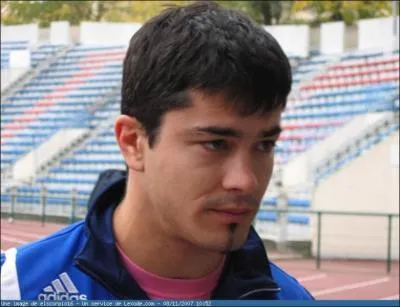 Guillaume Bousss. Quel sport pratique cet homme ? Un indice : Il joue au Stade Franais.