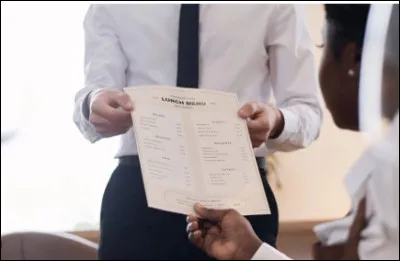 Comment présenter la carte au client ?