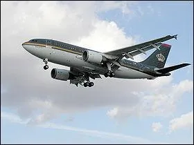 Avion de ligne long-courrier, il se distingue,  sa sortie, par son autonomie en krosne trs importante :