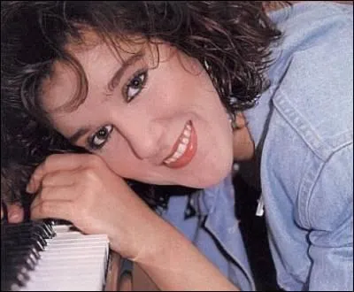 Qui est cette jeune chanteuse ?