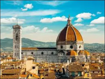Dans quelle ville italienne peut-on admirer la cathédrale Santa Maria del Fiore ?