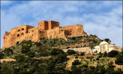 Dans quel pays peut-on admirer le fort de Santa-Cruz ?