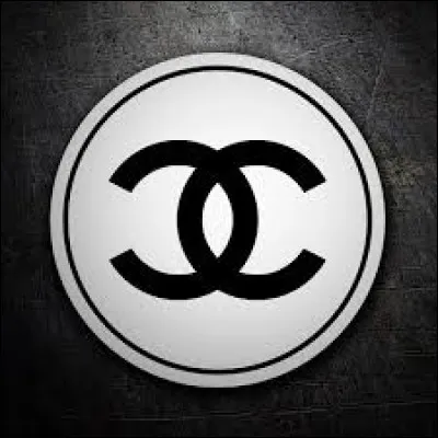 Ce symbole a été créé en 1925 par Coco Chanel. Quel est son nom de naissance ?