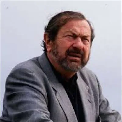 Sc&eacute;nariste et r&eacute;alisateur, Robert Enrico est n&eacute; &agrave; Li&eacute;vin en 1931 et est mort &agrave; Paris en 2001. En 1976, il re&ccedil;oit le C&eacute;sar du meilleur film pour ''Le Vieux Fusil''. Dans ce long m&eacute;trage quelle actrice partage l'affiche avec Philippe Noiret ?