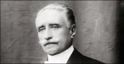 Paul Deschanel (1855-1922) est un homme d'&Eacute;tat, journaliste et &eacute;crivain, pr&eacute;sident de la R&eacute;publique du 18 f&eacute;vrier au 21 septembre 1920. Anxio-d&eacute;pressif et atteint du syndrome d'Elp&eacute;nor, que lui arriva-t-il dans la nuit du 23 au 24 mai 1920 ?