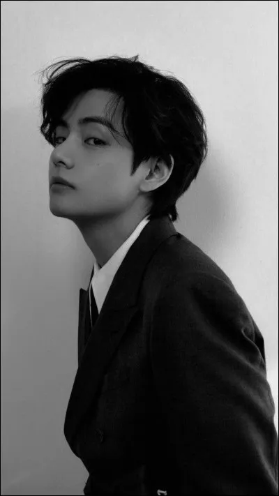 Quel âge a-t-il en mars 2025 ?