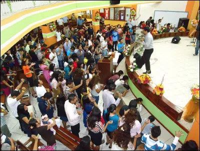 Qui sont ces adeptes du retour aux sources de l'Église primitive qui souhaitent revivre l'expérience des temps apostoliques ?