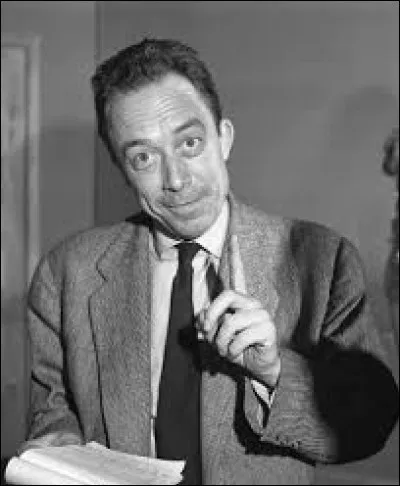 Le 4 janvier 1960 l'écrivain Albert Camus se tue en voiture après avoir dérapé sur un sol mouillé avant de s'encastrer dans un platane. Quel automobile conduisait-il ?