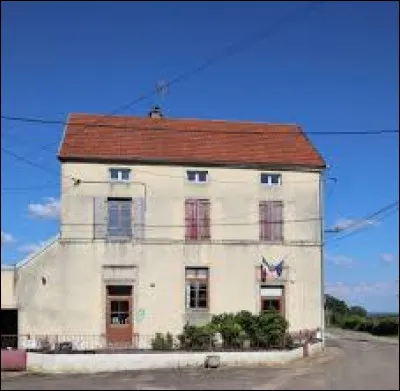 Nous partons maintenant à Bussières. Petit village Côte-d'Orien de 44 habitants, il se situe en région ...