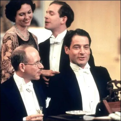Quel cinéaste a réalisé en 2001 le film "Gosford Park", dans lequel une partie de chasse dans lAngleterre des années 1930 est bouleversée par un meurtre ?