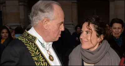 Mazarine Mitterrand Pingeot née en 1974 est la fille d'Anne Pingeot et de Frédéric Mitterrand.