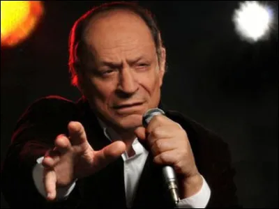Qui interprète ces paroles : 
''Une chanson
C'est trois fois rien une chanson
C'est du champagne un frisson
Une chanson'' ?