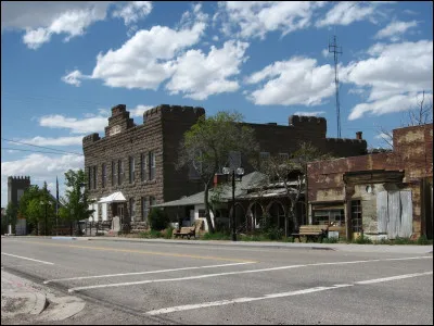 Dans quel pays le comté d'Esmeralda est-il situé ?