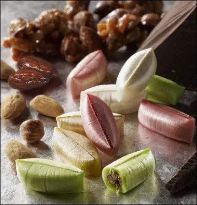De quelle ville ces bonbons appelés forestines, sont-ils la spécialité ?