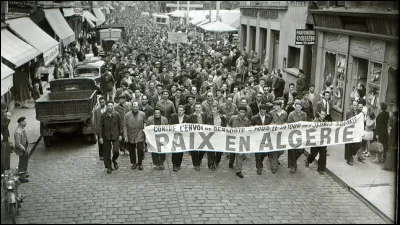 En 1935 c'est l'engagement politique. À quel parti adhère-t-il par idéologie ?