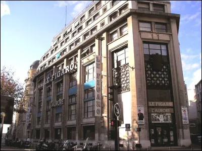 En 1940 Camus arrive en France et rejoint le journal...