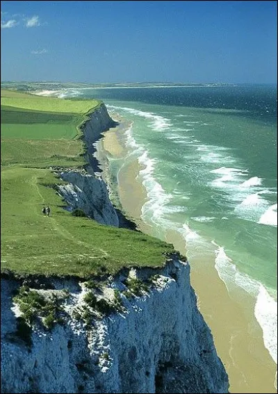 Dans quel département le cap Blanc-Nez est-il situé ?