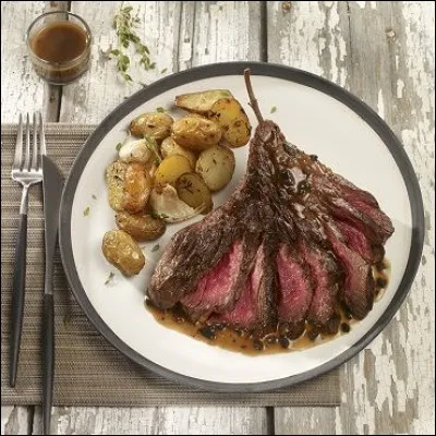 Voici un morceau de buf préparé à la périgourdine, pour les connaisseurs, au goût fin et extrèmement moelleux. Il provient de la cuisse de l'animal et porte le nom d'un fruit, lequel ?