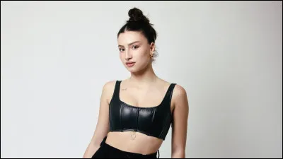 En mars 2025, Lenie est en couple avec :