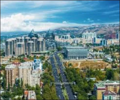 Dans quel pays se situe la ville de Chymkent ?