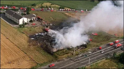 Un Concorde d'Air France s'écrase et l'accident précipite la fin de l'avion supersonique : c'était il y a ...