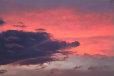 De quelle couleur est le ciel ?