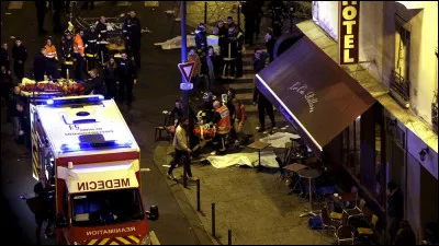 Dans la soirée du 13 novembre, des attentats revendiqués par l'Etat islamiste font 130 morts à Paris, au Bataclan et sur plusieurs terrasses : c'était il y a ...