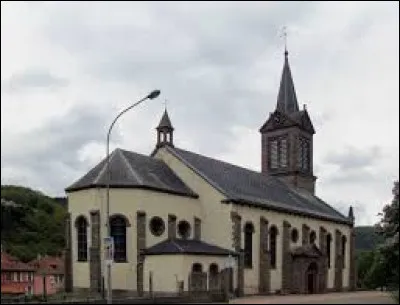 Je vous propose de partir à Hachimette. Hameau de l'arrondissement de Colmar-Ribeauvillé, au pied du col du Bonhomme, traversé par la Béhine et la Weiss, il se situe dans le département ...