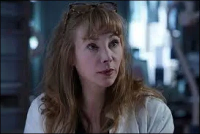 Télévision - Quel métier exerce Julie Depardieu dans la série policière "Alexandra Ehle" ?