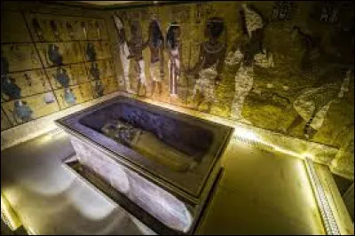 Histoire - En quelle année a-t-on découvert le tombeau de Toutankhamon ?