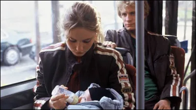 Le film "L'Enfant", réalisé par Jean-Pierre et Luc Dardenne, reçoit la palme d'or au festival de Cannes : c'était il y a ...