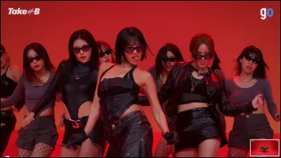 Complète les paroles de la chanson "Igloo" de Kiss of Life : 
"FaceTime on the ...... "