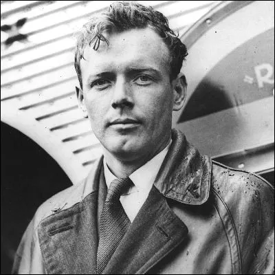 Quel auteur-compositeur-interprète chante en partie en joual sur son quatrième album qui comprend le titre "Lindberg" ?