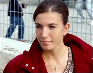 De quelle nationalit est la femme de mnage de Colin Firth (Jamie Bennett) crivain tromp, lequel s'isole dans le sud de la France pour finir son travail ?